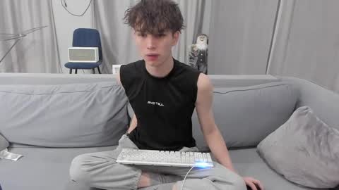 Snapshot of your_shy_guy chatting on March 1, 6:11 pm your_shy_guy online show from March 1, 6:11 pm