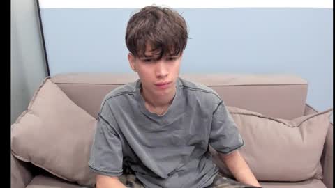 Snapshot of your_shy_guy chatting on October 13, 2:39 am your_shy_guy online show from October 13, 2:39 am