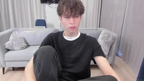 Snapshot of your_shy_guy chatting on January 18, 7:04 pm your_shy_guy online show from January 18, 7:04 pm