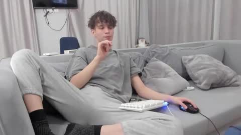Snapshot of your_shy_guy chatting on February 20, 6:57 pm your_shy_guy online show from February 20, 6:57 pm