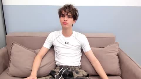 Snapshot of your_shy_guy chatting on September 20, 7:47 pm your_shy_guy online show from September 20, 7:47 pm