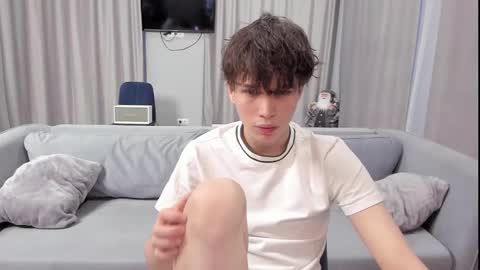 Snapshot of your_shy_guy chatting on January 26, 6:49 am your_shy_guy online show from January 26, 6:49 am
