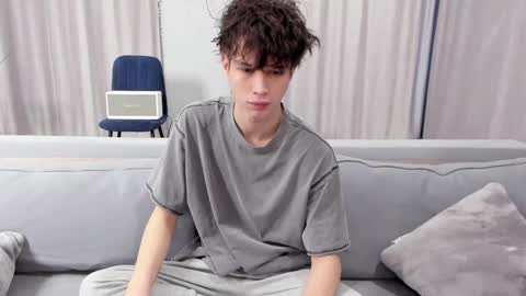 Snapshot of your_shy_guy chatting on January 23, 7:54 am your_shy_guy online show from January 23, 7:54 am