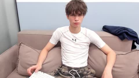 Snapshot of your_shy_guy chatting on September 17, 7:04 pm your_shy_guy online show from September 17, 7:04 pm