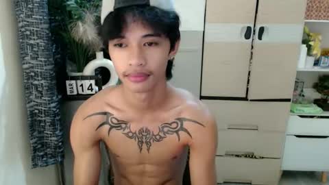 yourasian_eric online show from March 16, 12:09 pm