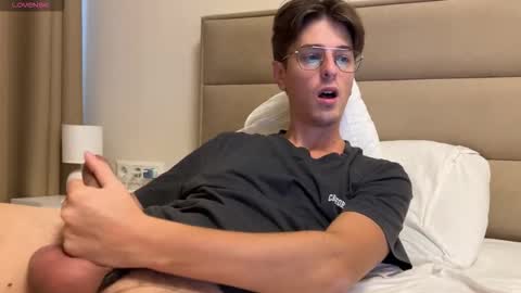 Chris online show from November 19, 9:09 am