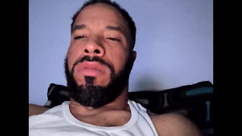 Snapshot of yoursexydaddy79 chatting on October 19, 8:06 am mother fucker online show from October 19, 8:06 am