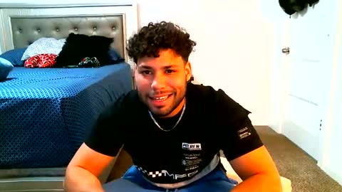 Snapshot of yovngbabyg4 chatting on February 22, 3:01 am yovngbabyg4 online show from February 22, 3:01 am