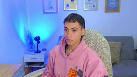 yulian_vasquez online show from December 3, 12:33 pm