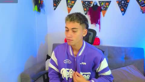 yulian_vasquez online show from October 29, 1:03 pm