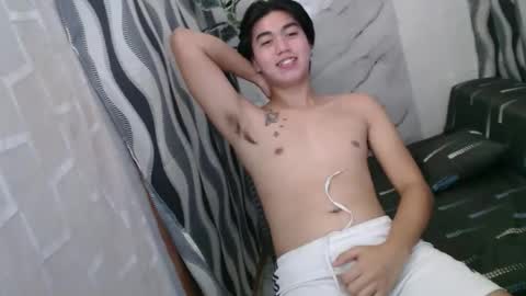 yummy_jeff online show from May 2, 2:58 am
