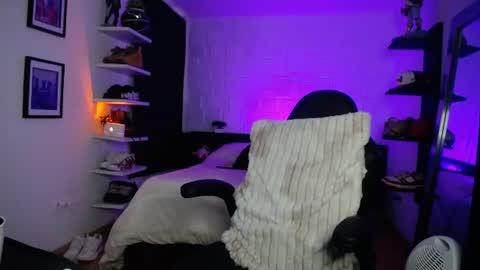 zac_muller1 online show from June 20, 1:38 pm