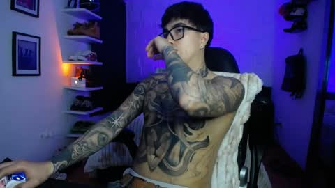 zac_muller1 online show from April 9, 5:27 am