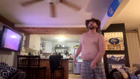 zach42104 online show from April 10, 6:42 am