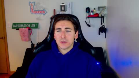 Snapshot of zach_rhyder chatting on December 23, 2:35 am Zach Rhyder online show from December 23, 2:35 am