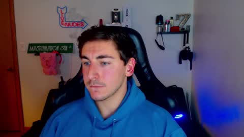 Snapshot of zach_rhyder chatting on February 18, 2:59 am Zach Rhyder online show from February 18, 2:59 am