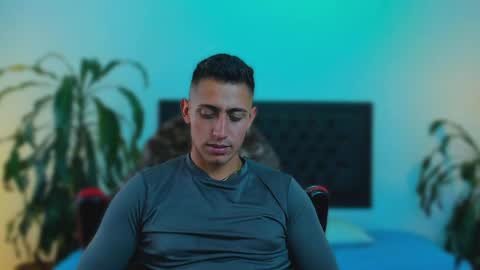 zachpri20 online show from April 13, 7:03 pm