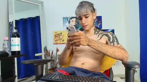 zack online show from March 11, 8:42 pm