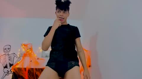 Snapshot of zacktorres_ chatting on October 21, 12:03 am zacktorres_ online show from October 21, 12:03 am