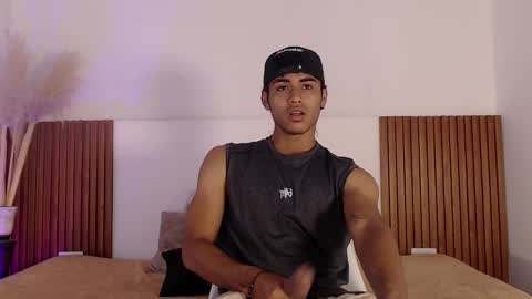 Snapshot of zander_2120 chatting on March 12, 1:51 pm Zander online show from March 12, 1:51 pm
