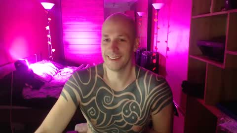 Snapshot of zebroroa chatting on December 9, 12:53 pm zebroroa online show from December 9, 12:53 pm