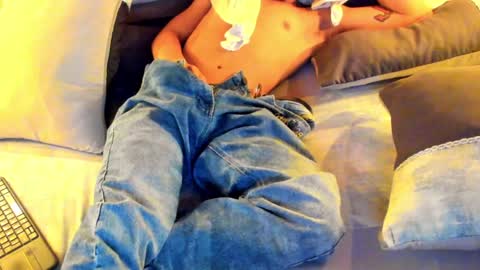 zeus online show from December 5, 3:39 pm