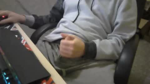 Snapshot of zkraston11 chatting on December 18, 7:15 am zkraston11 online show from December 18, 7:15 am