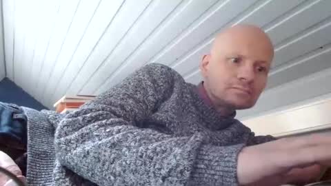 Snapshot of zolexthomas chatting on February 19, 3:49 pm zolexthomas online show from February 19, 3:49 pm