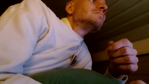 Snapshot of zolexthomas chatting on December 4, 5:44 pm zolexthomas online show from December 4, 5:44 pm