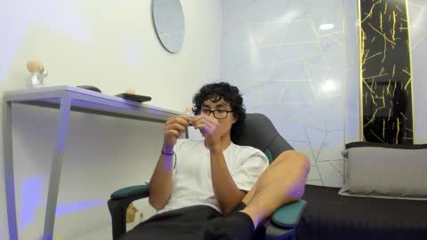     online show from November 29, 9:50 pm