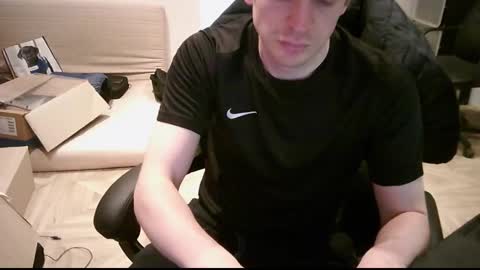 Snapshot of zyriosben chatting on March 10, 12:17 pm zyriosben online show from March 10, 12:17 pm