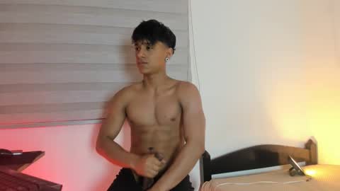 zyzz_1812 online show from March 26, 7:12 am