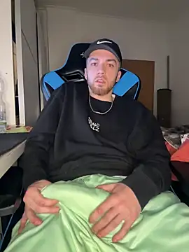 AlbanerYaro45 online show from March 16, 10:42 pm