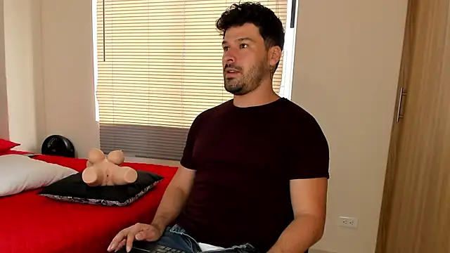 alexman fuck online show from April 30, 8:27 pm