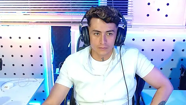 Darko0717 online show from November 13, 4:22 pm