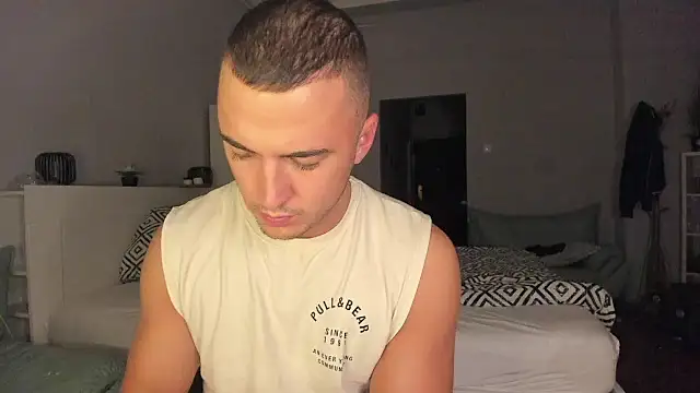 paulblack21 online show from November 20, 9:57 pm