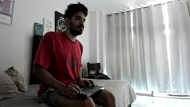 JohanyLatino online show from January 31, 1:56 pm