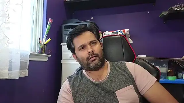 Sakhtlaundaz online show from December 13, 9:30 pm