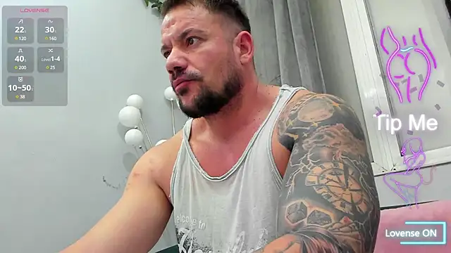 Snapshot of musclemonster31 chatting on March 11, 11:48 pm musclemonster31 online show from March 11, 11:48 pm