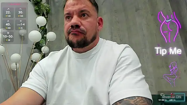 Snapshot of musclemonster31 chatting on March 17, 8:30 pm musclemonster31 online show from March 17, 8:30 pm