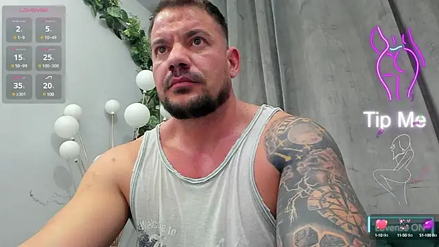Snapshot of musclemonster31 chatting on March 6, 10:58 pm musclemonster31 online show from March 6, 10:58 pm