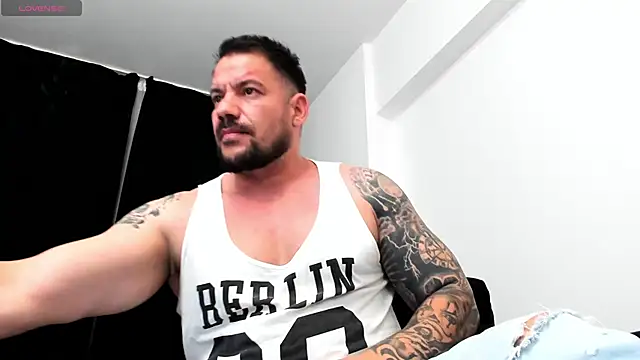 Snapshot of musclemonster31 chatting on September 28, 12:08 am musclemonster31 online show from September 28, 12:08 am