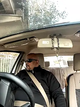 Dick 6inches online show from December 2, 6:38 am