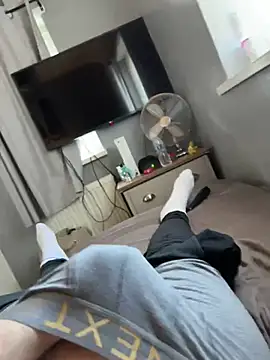 Just averagelad online show from January 3, 12:30 pm