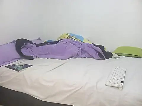 Snapshot of danidiazto2023 chatting on February 13, 8:03 pm danidiazto2023 online show from February 13, 8:03 pm