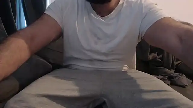 hugemachohandsome online show from December 3, 9:04 am