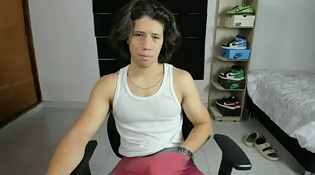 imtonny19 online show from December 29, 5:33 pm