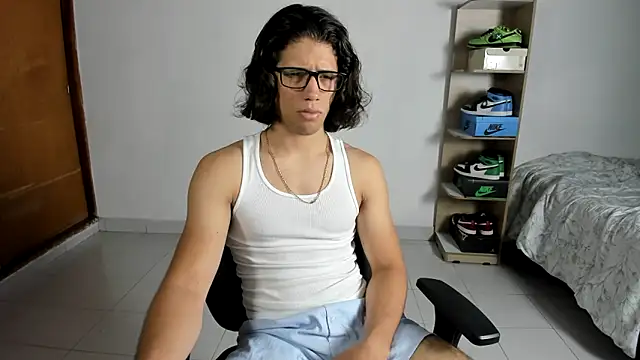 imtonny19 online show from February 10, 1:14 am