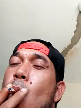 saffont online show from April 1, 5:10 pm