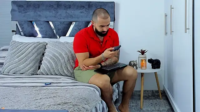 Zack Froone online show from November 18, 3:05 pm